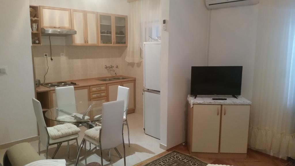 Apartment B&K Raslina Exterior foto